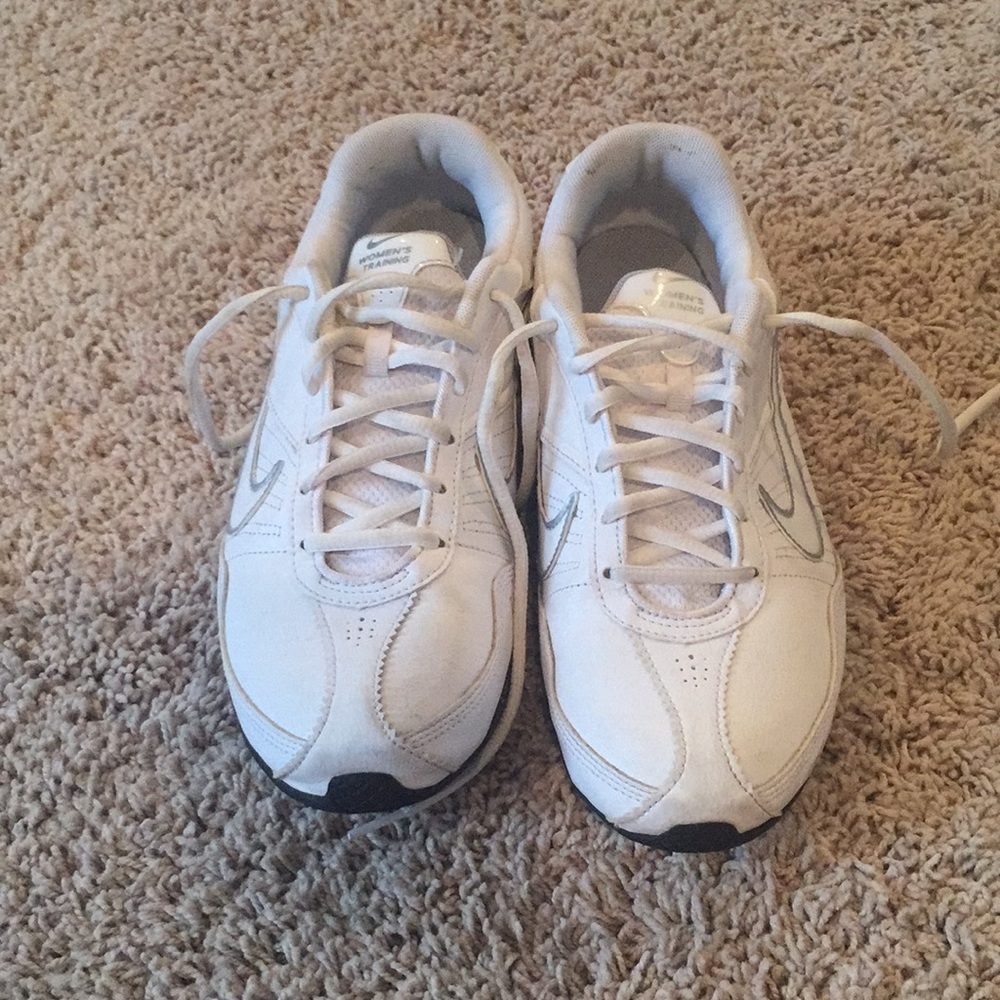 White Nike tennis shoes